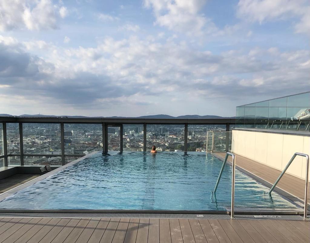 Executive Suite W/ Rooftop Pool Vienna Luaran gambar